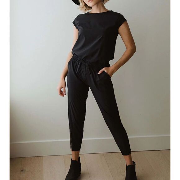 NWOT Albion Cap Sleeve Wrinkle Free Black Jumpsuit Romper One Piece Women's S - Picture 1 of 13